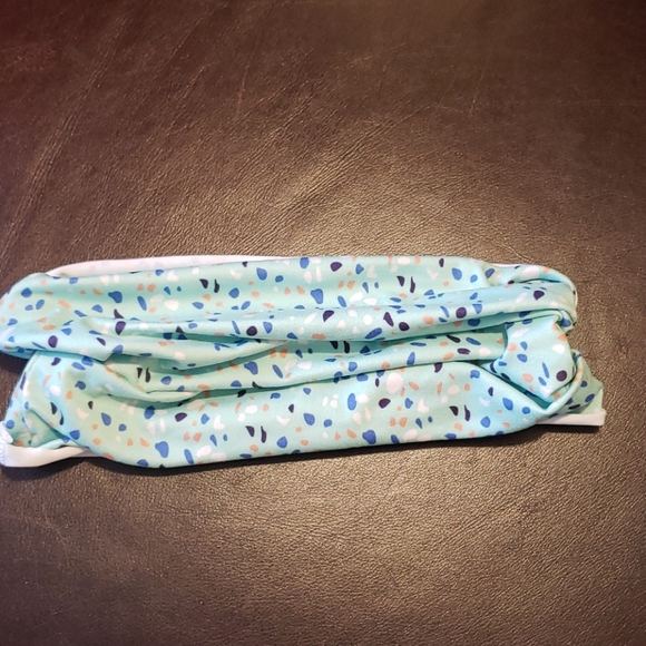 Sassy Olive Buddha Buff headband NWOT - Picture 4 of 4